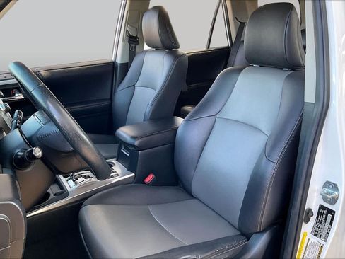 Used 2019 Toyota 4Runner SR5 Premium AWD/4WD image 8