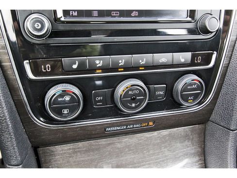 Used 2016 Volkswagen Passat 1.8T SE image 25