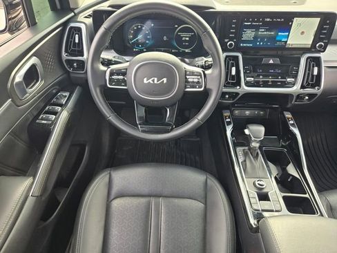 Used 2023 Kia Sorento SX image 13