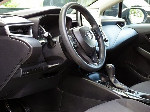 Used 2021 Toyota Corolla LE FWD image 18