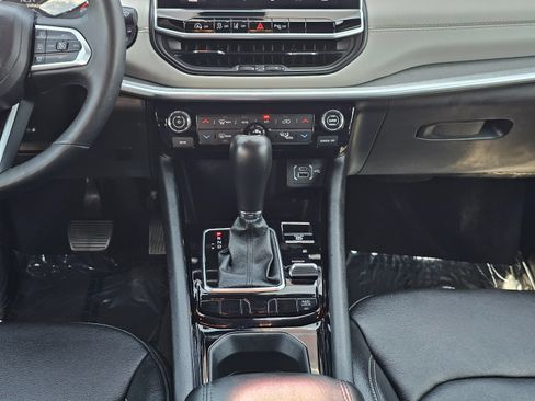Used 2025 Jeep Compass Limited AWD/4WD image 26