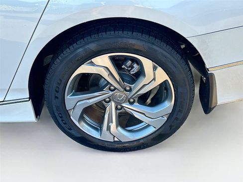 Used 2018 Honda Accord EX image 30