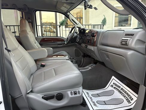 Used 2006 Ford F350 XL image 20