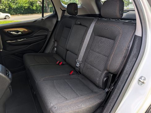 Used 2019 GMC Terrain SLE w/ Driver Convenience Package AWD/4WD image 15