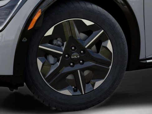 New 2025 Kia EV6 Wind image 10