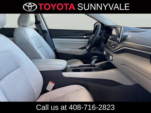 Used 2025 Nissan Altima 2.5 SV FWD image 19