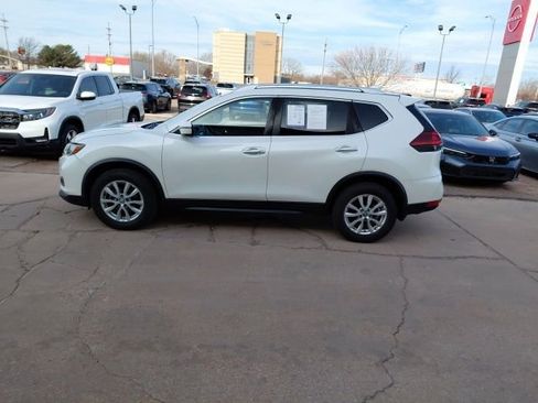 Used 2018 Nissan Rogue SV image 7