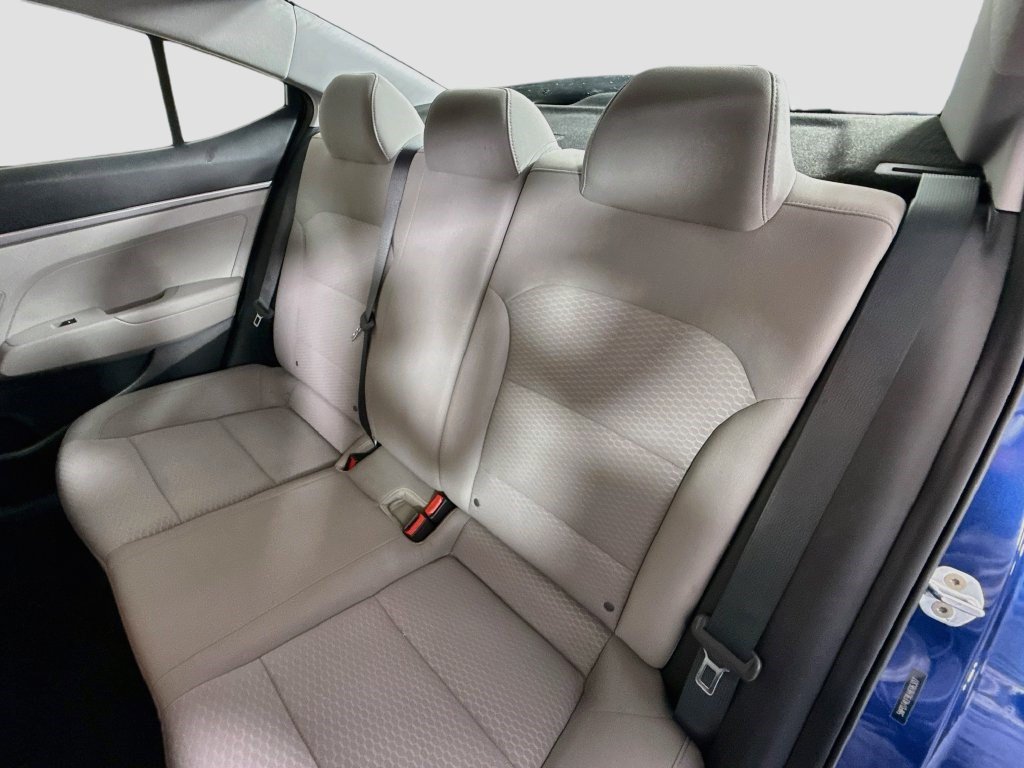Used 2020 Hyundai Elantra SE FWD image 23