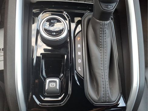 Used 2025 Chevrolet Colorado Trail Boss AWD/4WD image 23