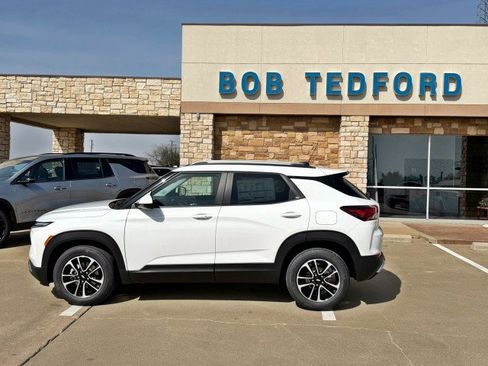 New 2026 Chevrolet TrailBlazer LT FWD image 2