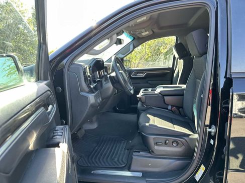 Used 2023 Chevrolet Silverado 1500 LT image 2