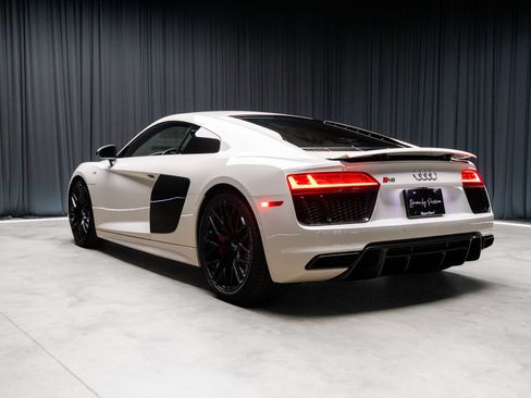 Used 2018 Audi R8 V10 w/ 20" Wheel Package RWD image 6