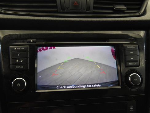 Used 2018 Nissan Rogue SV image 22