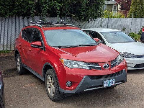 Used 2013 Toyota RAV4 XLE image 9