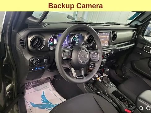 Used 2023 Jeep Wrangler Unlimited w/ Cold Weather Group AWD/4WD image 7