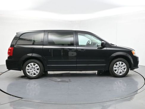 Used 2014 Dodge Grand Caravan SE w/ Quick Order Package 29E SE FWD image 4