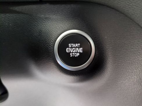 Used 2021 Volvo XC40 T5 Inscription image 19