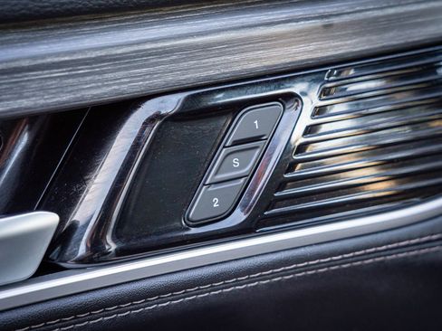 Used 2024 Jeep Wagoneer L Series II w/ Flexible Seating Group image 14