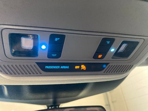 Used 2022 Ford Explorer XLT w/ Equipment Group 202A image 30