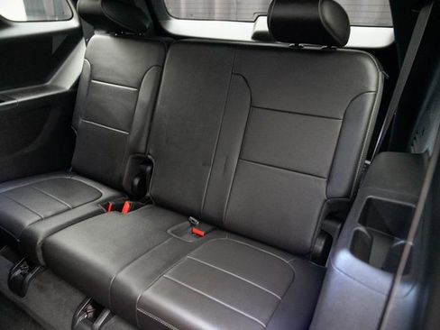 Used 2022 Chevrolet Traverse Premier w/ Redline Edition image 25