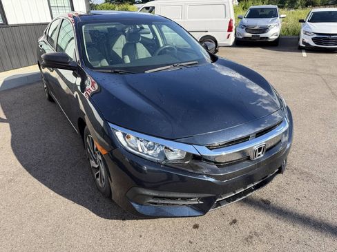 Used 2018 Honda Civic EX image 4