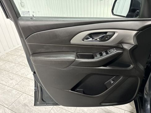Used 2020 Chevrolet Traverse LT w/ LPO, Floor Liner Package FWD image 23