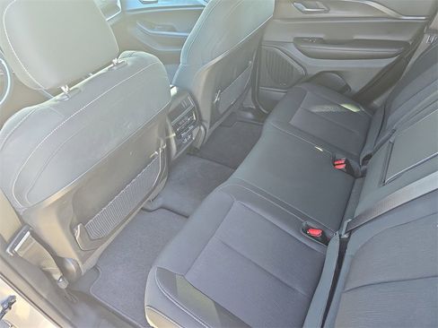 Used 2025 Jeep Grand Cherokee Laredo w/ Luxury Tech Group I image 14