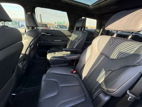 Used 2024 Hyundai Palisade Calligraphy image 7