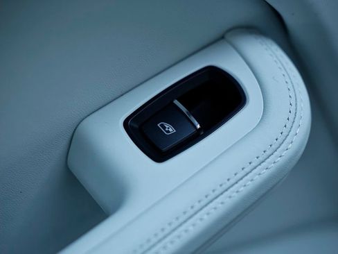 New 2026 Porsche Macan image 26