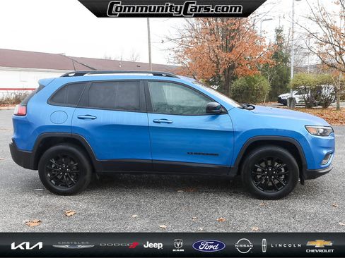 Used 2023 Jeep Cherokee Altitude Lux image 8