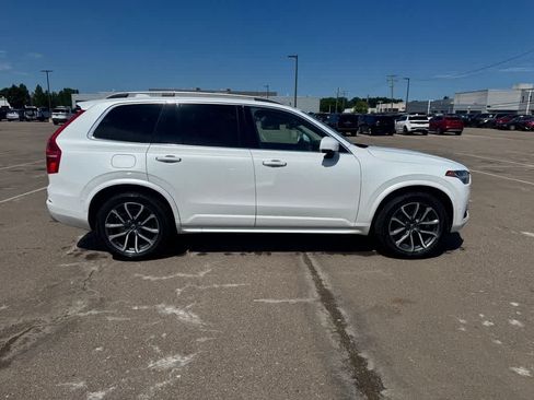 Used 2019 Volvo XC90 T6 Momentum w/ Protection Package Premier AWD/4WD image 4