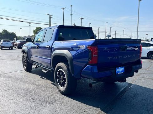 Used 2025 Toyota Tacoma TRD Off-Road AWD/4WD image 6