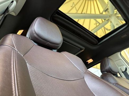 Certified 2021 Toyota Sienna Platinum image 19