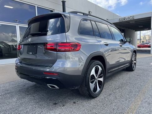 Used 2025 Mercedes-Benz GLB 250 4MATIC image 6