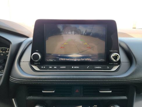 Used 2023 Nissan Rogue SV FWD image 17