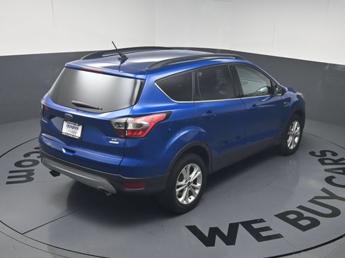 Used 2018 Ford Escape SE w/ SE Sync 3 Package FWD image 34