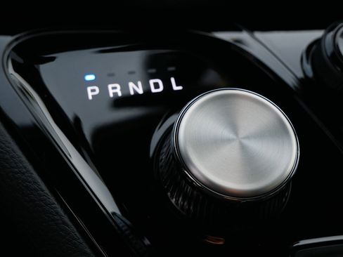 New 2026 Chrysler Pacifica Limited w/ Trailer Tow Group image 19