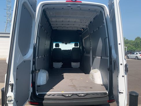 Used 2025 Mercedes-Benz Sprinter 2500 image 27