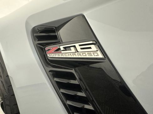 Used 2019 Chevrolet Corvette Z06 w/ Z07 Performance Package image 40