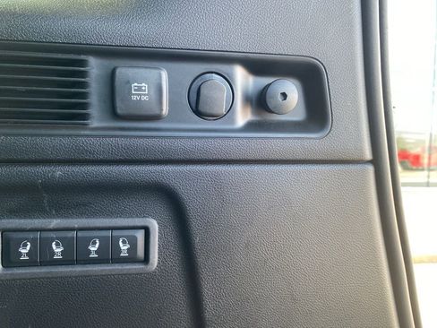 Used 2024 Jeep Wagoneer L Series II w/ Flexible Seating Group image 8