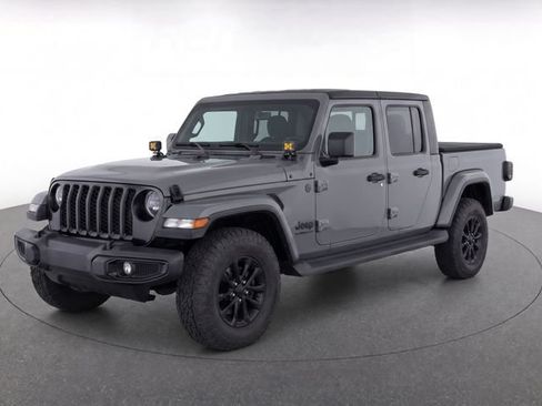 Used 2022 Jeep Gladiator Sport AWD/4WD image 2