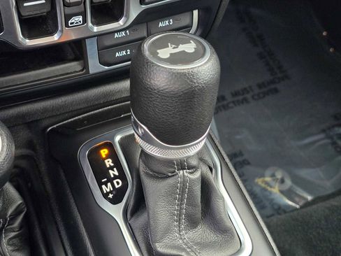 Used 2024 Jeep Wrangler Unlimited Sahara AWD/4WD image 35