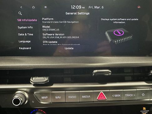 Used 2025 Kia Telluride S image 32