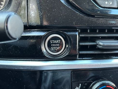 Used 2023 Nissan Pathfinder SV image 48