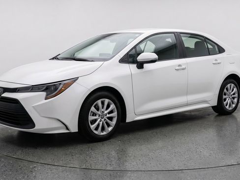 Used 2025 Toyota Corolla LE FWD image 3