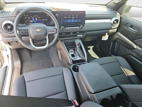 New 2025 Chevrolet Colorado LT w/ LT Convenience Package image 14