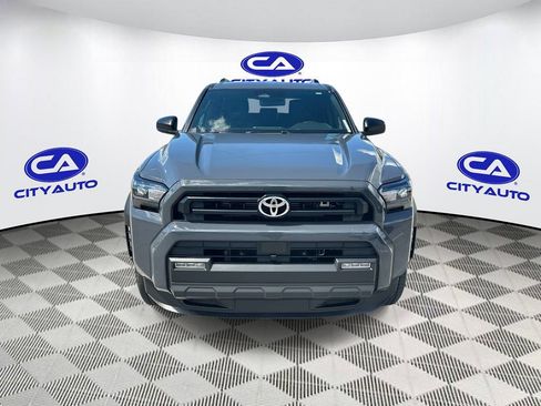 Used 2025 Toyota 4Runner SR5 AWD/4WD image 11