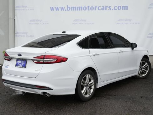 Used 2018 Ford Fusion SE FWD image 3