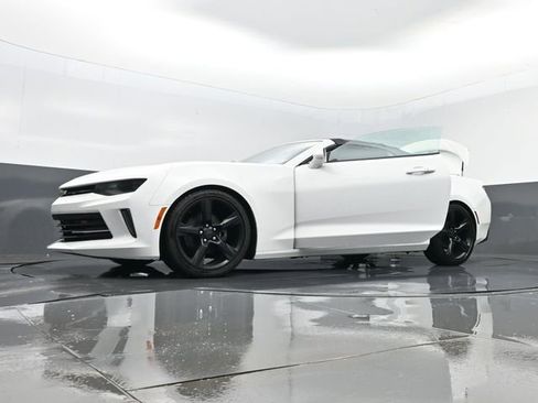 Used 2017 Chevrolet Camaro LT RWD image 33