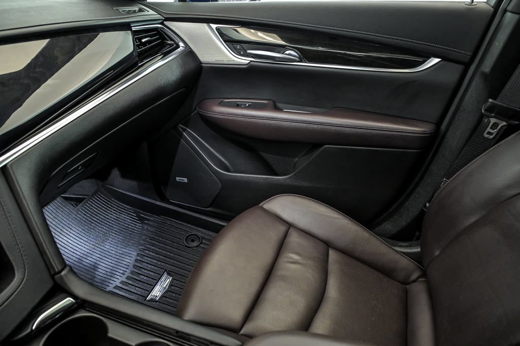 Used 2024 Cadillac XT6 Premium Luxury w/ LPO, Floor Liner Package AWD/4WD image 27